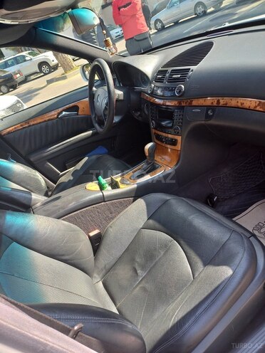 Mercedes E 240 2002, 303,215 km - 2.6 l - Bakı