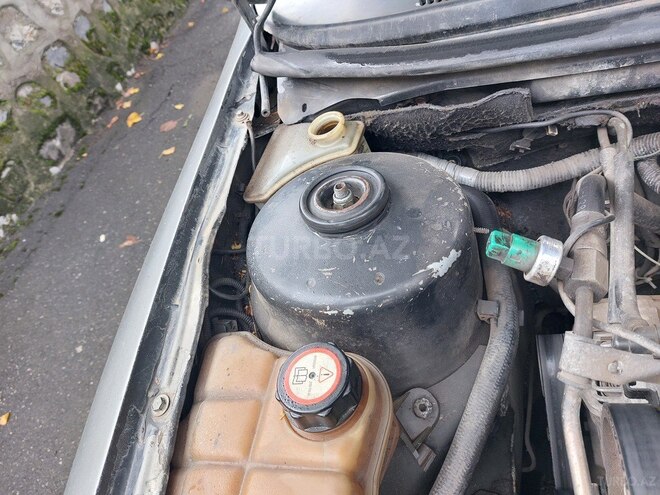 Ford Mondeo 1993, 524,521 km - 2.0 l - Qax