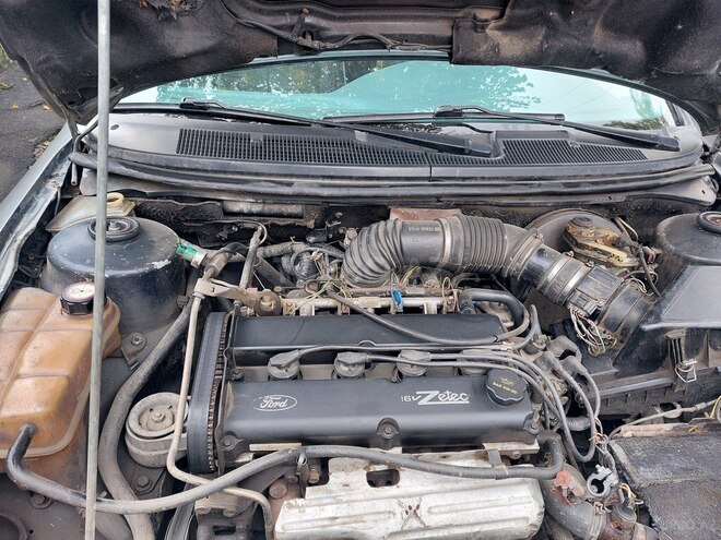 Ford Mondeo 1993, 524,521 km - 2.0 l - Qax