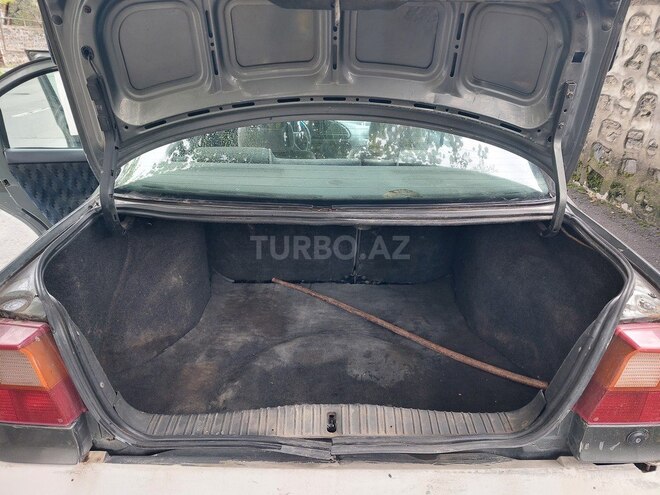 Ford Mondeo 1993, 524,521 km - 2.0 l - Qax