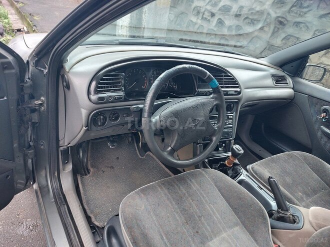 Ford Mondeo 1993, 524,521 km - 2.0 l - Qax