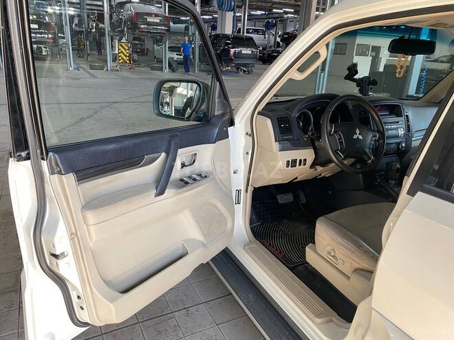 Mitsubishi Pajero 2007, 195,000 km - 3.8 l - Bakı