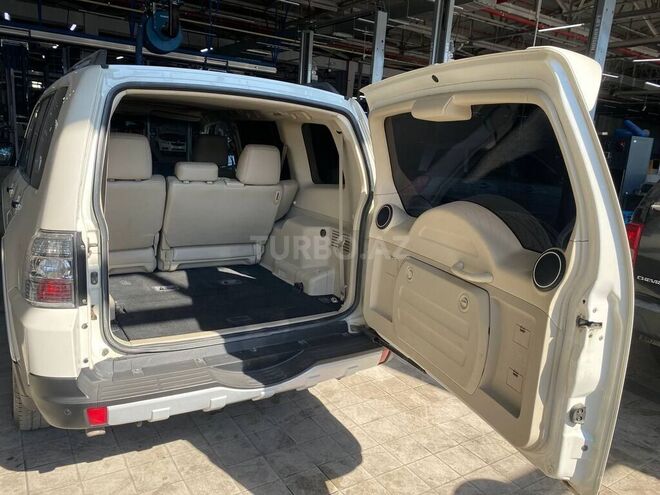 Mitsubishi Pajero 2007, 195,000 km - 3.8 l - Bakı