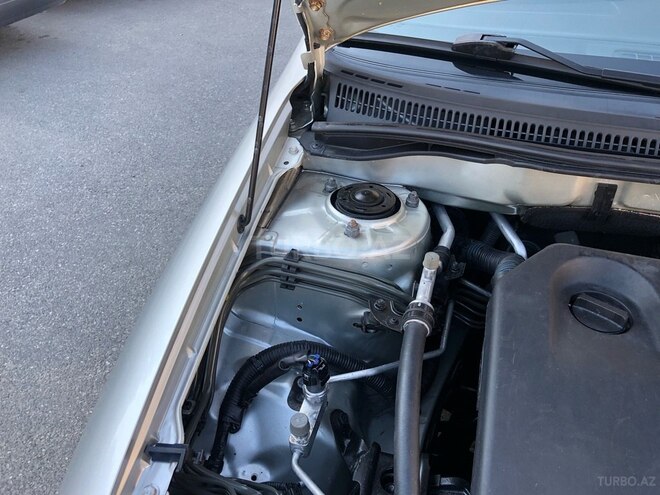 Toyota Corolla 2005, 205,000 km - 1.4 l - Bakı