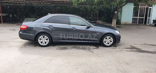 Mercedes E 220 2010, 186,000 km - 2.2 l - Gəncə