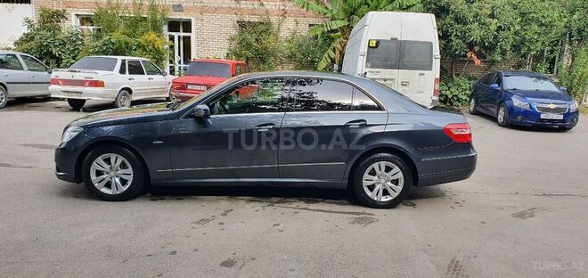 Mercedes E 220 2010, 186,000 km - 2.2 l - Gəncə