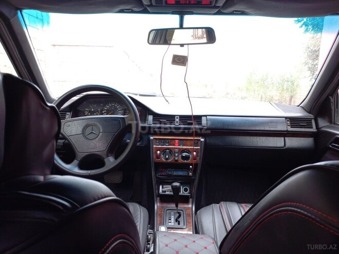 Mercedes E 220 1994, 380,000 km - 2.2 l - Masallı