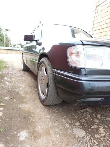 Mercedes E 220 1994, 380,000 km - 2.2 l - Masallı