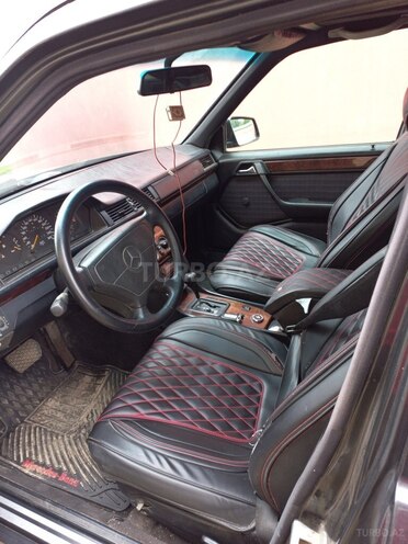 Mercedes E 220 1994, 380,000 km - 2.2 l - Masallı