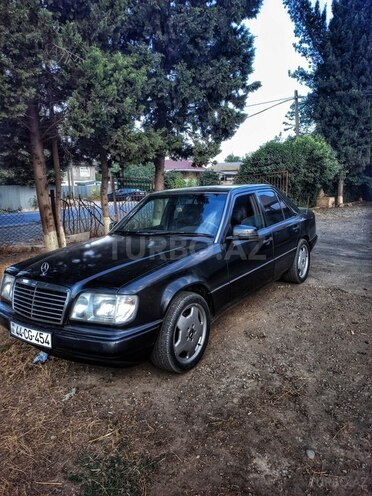 Mercedes E 220 1994, 380,000 km - 2.2 l - Masallı