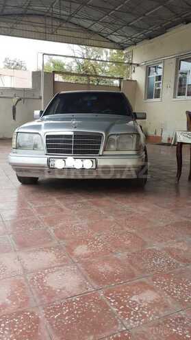 Mercedes E 220 1995, 345,678 km - 2.2 л - Tovuz