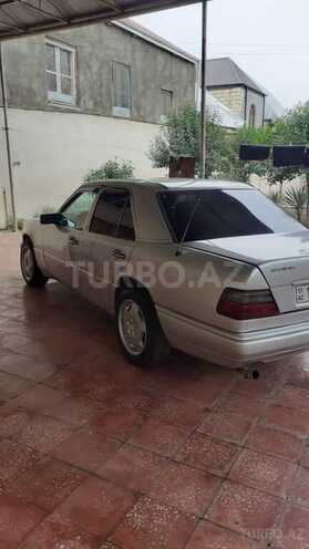 Mercedes E 220 1995, 345,678 km - 2.2 л - Tovuz