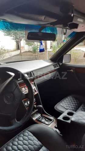 Mercedes E 220 1995, 345,678 km - 2.2 л - Tovuz