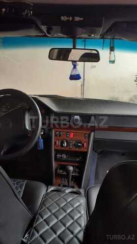 Mercedes E 220 1995, 345,678 km - 2.2 л - Tovuz