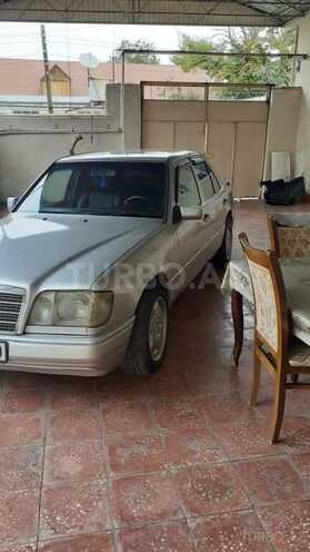 Mercedes E 220 1995, 345,678 km - 2.2 л - Tovuz