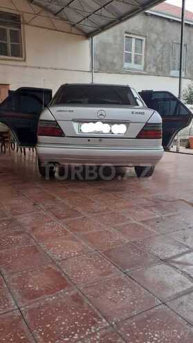 Mercedes E 220 1995, 345,678 km - 2.2 л - Tovuz