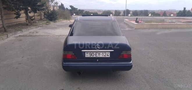 Mercedes E 220 1994, 250,000 km - 2.2 l - Bakı