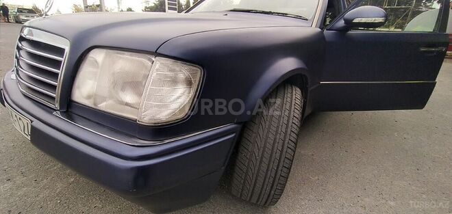 Mercedes E 220 1994, 250,000 km - 2.2 l - Bakı