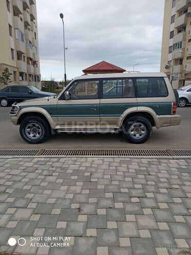 Mitsubishi Pajero 1993, 97,000 km - 2.5 l - Sumqayıt