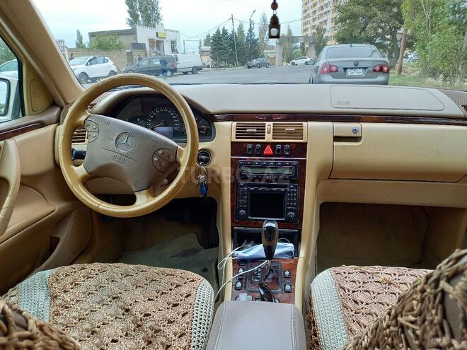 Mercedes E 240 2001, 345,000 km - 2.6 l - Bakı