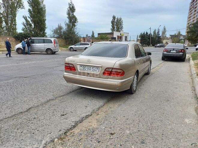 Mercedes E 240 2001, 345,000 km - 2.6 l - Bakı