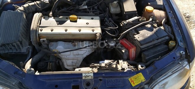 Opel Vectra 1997, 300,000 km - 2.0 l - Quba