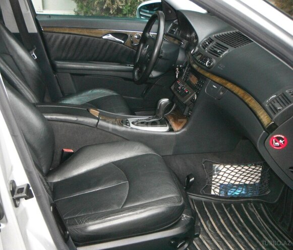 Mercedes E 320 2002, 265,000 km - 3.2 л - Bakı