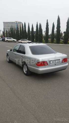 Mercedes E 240 1998, 301,653 km - 2.4 л - Gəncə