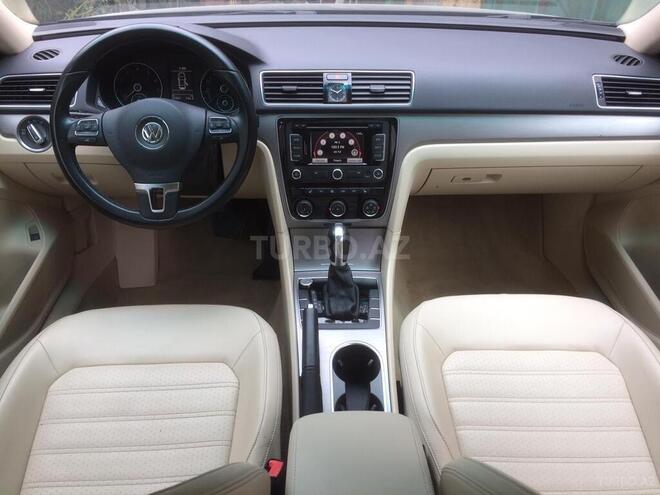 Volkswagen Passat 2015, 64,000 km - 1.8 l - Bakı
