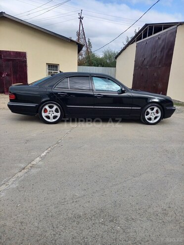 Mercedes E 320 2001, 45,000 km - 3.2 л - Biləsuvar