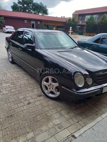 Mercedes E 320 2001, 45,000 km - 3.2 л - Biləsuvar
