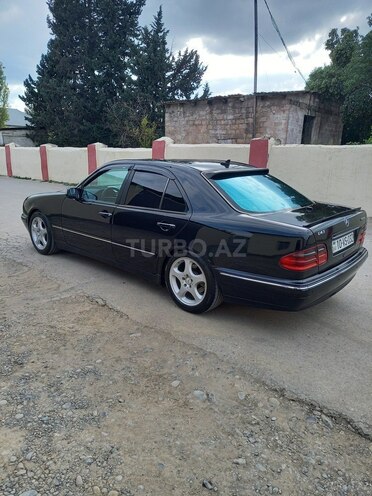Mercedes E 320 2001, 45,000 km - 3.2 л - Biləsuvar
