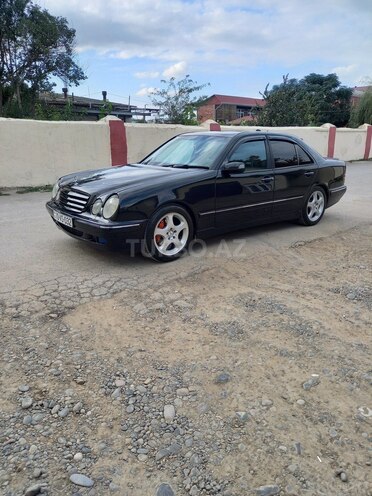 Mercedes E 320 2001, 45,000 km - 3.2 л - Biləsuvar