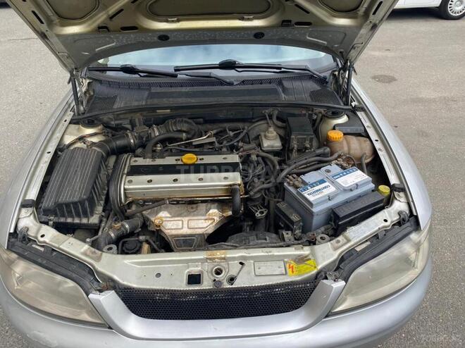 Opel Vectra 1999, 290,000 km - 2.0 l - Bakı