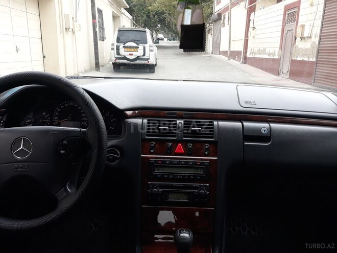 Mercedes E 220 1999, 400,000 km - 2.2 л - Bakı
