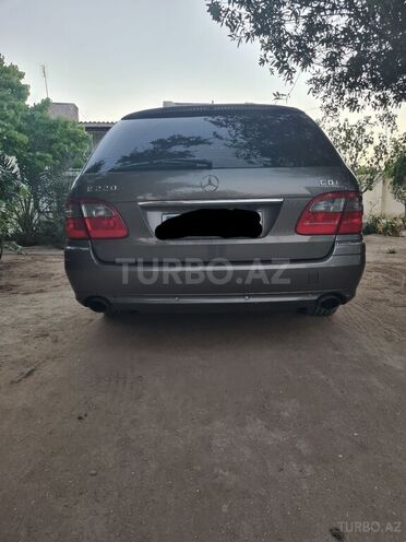 Mercedes E 220 2008, 242,000 km - 2.2 л - Bakı