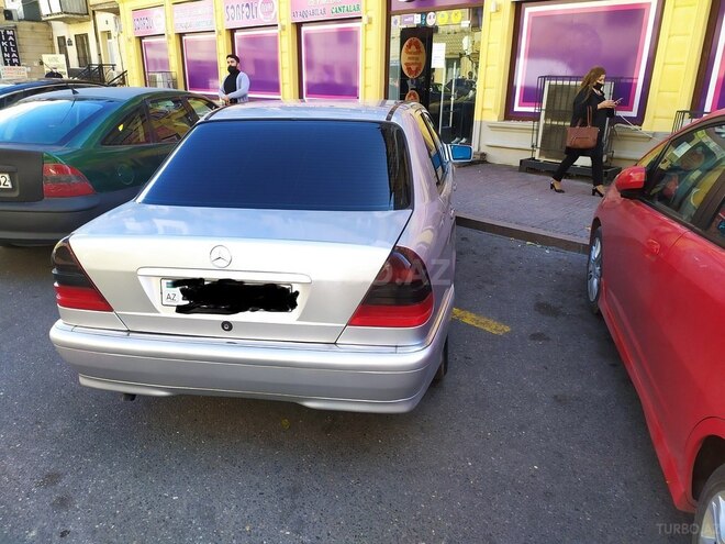 Mercedes C 220 1998, 241,745 km - 2.2 l - Bakı