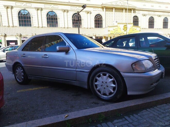 Mercedes C 220 1998, 241,745 km - 2.2 l - Bakı