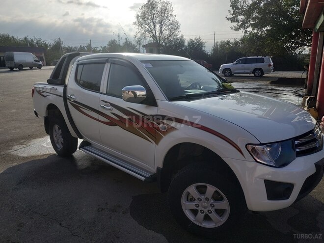 Mitsubishi L200 2010, 150,232 km - 2.5 л - Gəncə