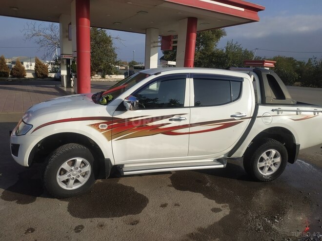 Mitsubishi L200 2010, 150,232 km - 2.5 л - Gəncə