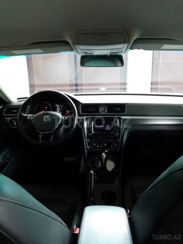 Volkswagen Passat 2016, 96,000 km - 1.8 l - 