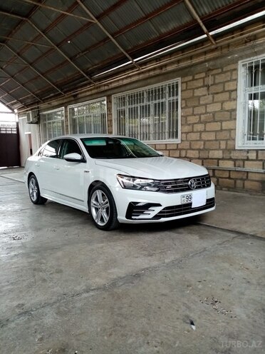 Volkswagen Passat 2016, 96,000 km - 1.8 l - 