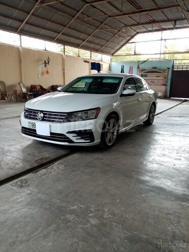 Volkswagen Passat 2016, 96,000 km - 1.8 l - 