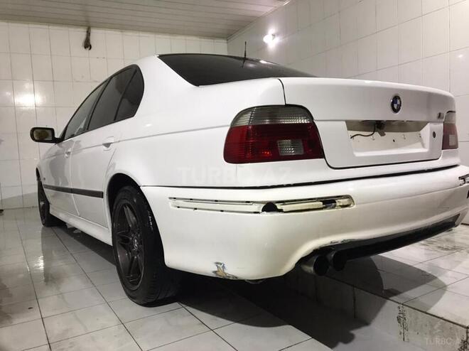 BMW 535 2001, 300,000 km - 3.5 л - Bakı