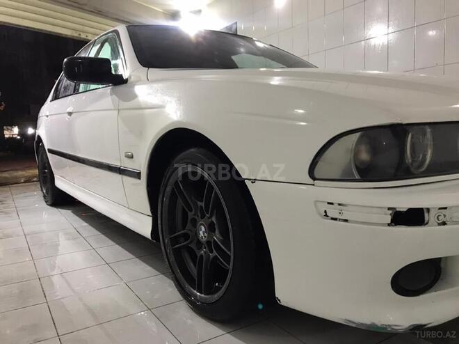 BMW 535 2001, 300,000 km - 3.5 л - Bakı