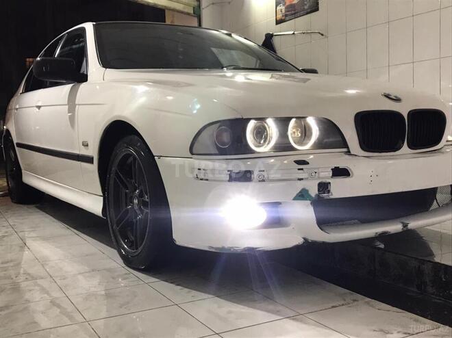 BMW 535 2001, 300,000 km - 3.5 л - Bakı