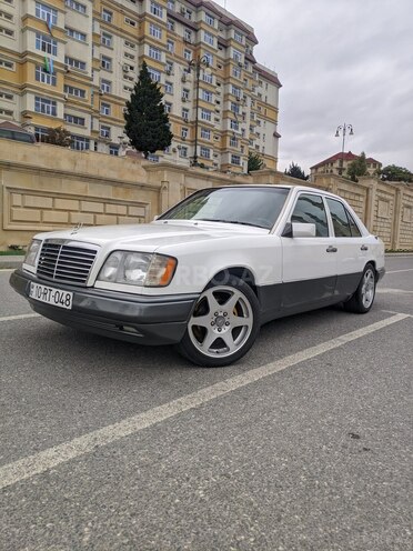 Mercedes E 220 1994, 388,000 km - 2.2 l - Bakı