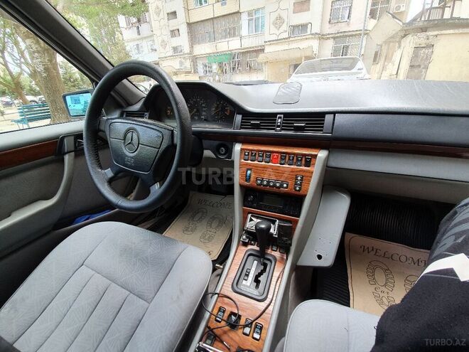 Mercedes E 220 1994, 497,000 km - 2.2 l - Bakı