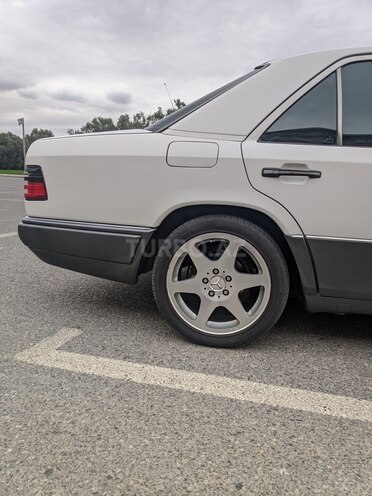 Mercedes E 220 1994, 388,000 km - 2.2 l - Bakı