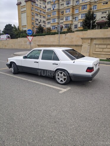 Mercedes E 220 1994, 388,000 km - 2.2 l - Bakı